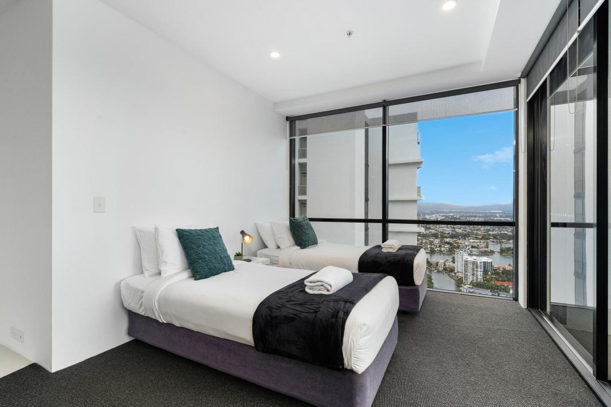Circle On Cavill - One Bedroom - Self Contained & Privately Managed Apartment Gold Coast